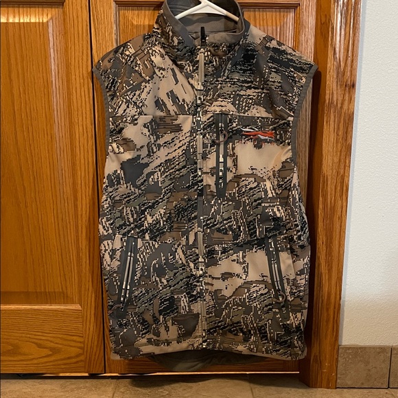 Sitka vest